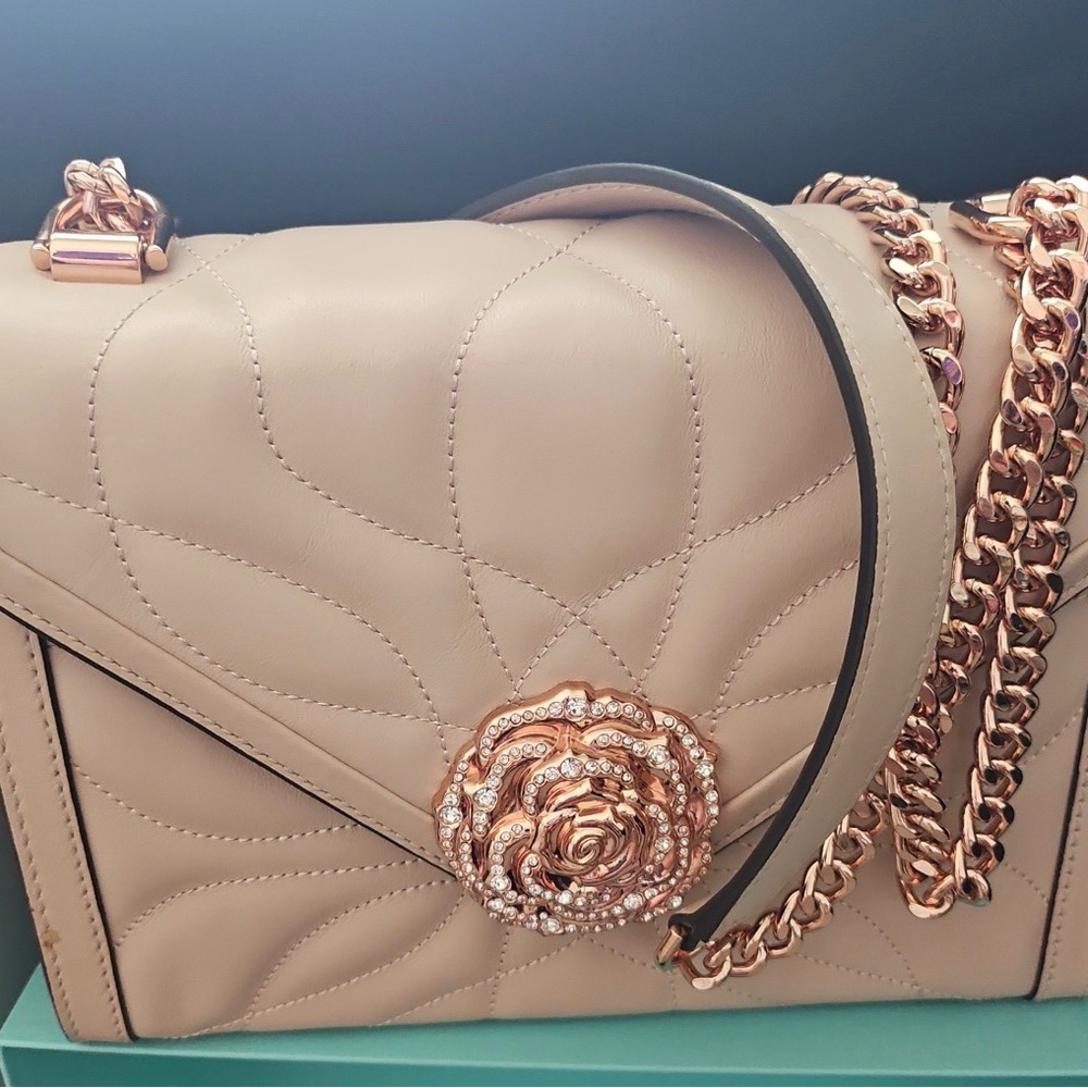 EUC Rare Michael Kors Pink Quilted Handbag with Rose Gold Chain and Brooch Clasp